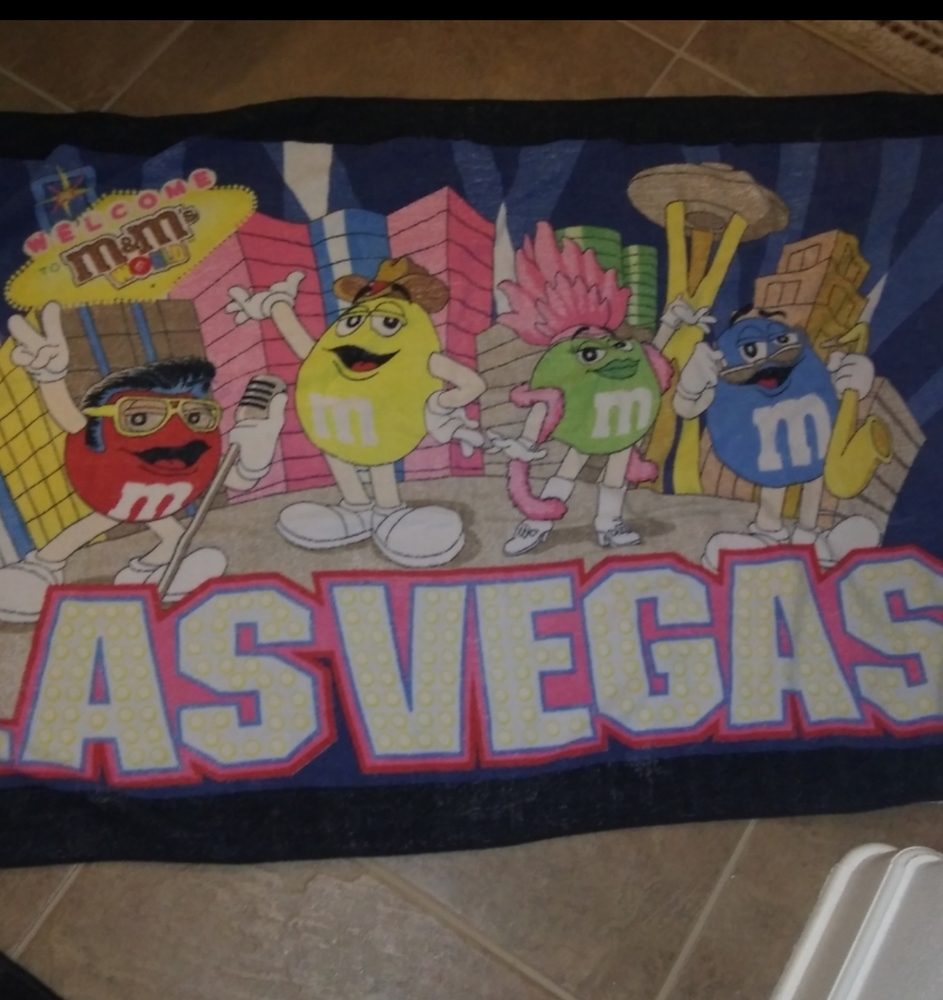 Vtg Las Vegas M&M World Beach Towel